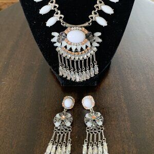NEW Large White/Gray/Pink Necklace Set